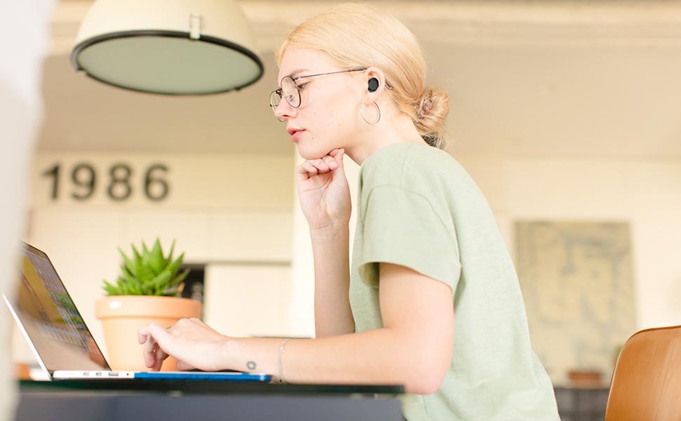 Fones de ouvido sem fio SoundOn com cancelamento de som